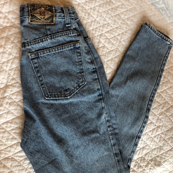 Express Denim - Vintage High Waisted Jeans 🌼